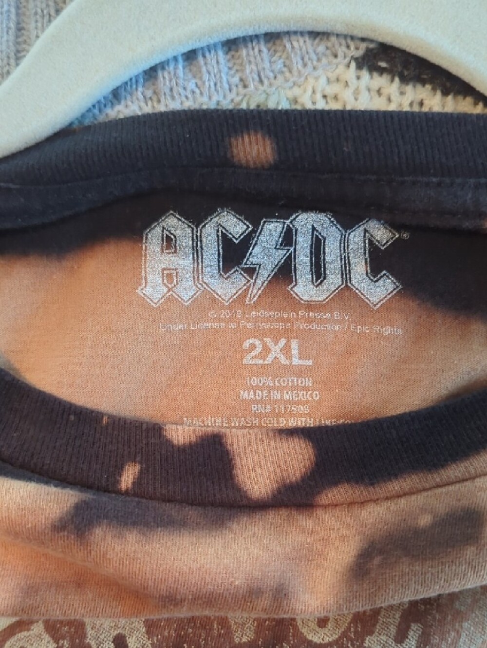 AC/DC Black & Orange Bleach Tie-Dye Band Logo Tee 2XL - Picture 5 of 5